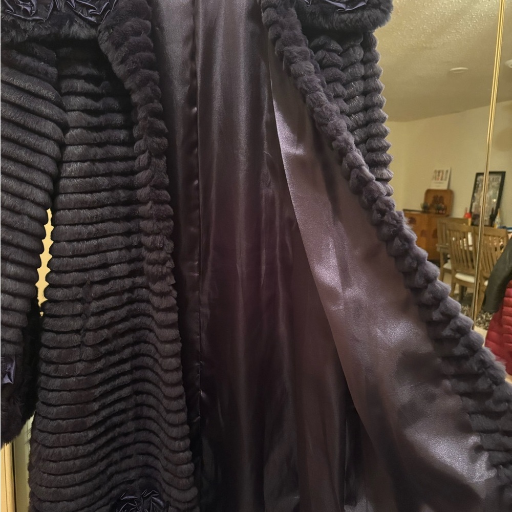 Coat - Picture 10 of 10